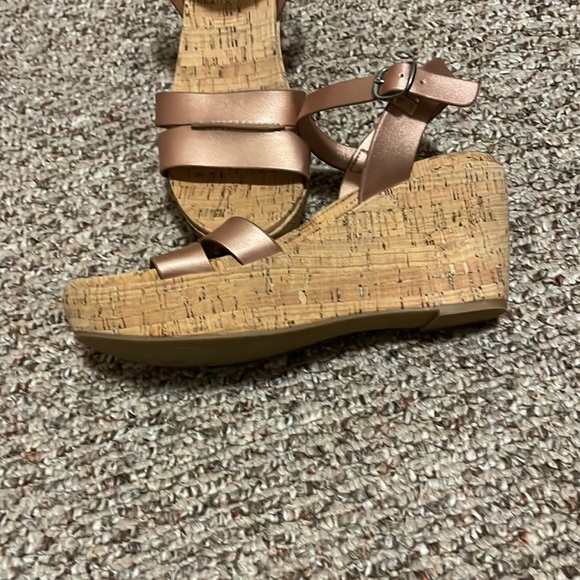 Bronze Faux Cork women’s Wedges. Great condition minimal use - Picture 2 of 9